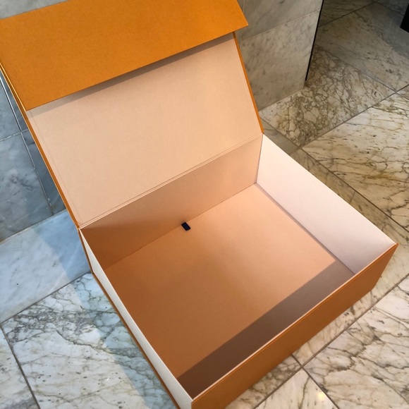 SOLD🧡Louis Vuitton XL Magnetic Gift Box Empty🧡 - Picture 3 of 12
